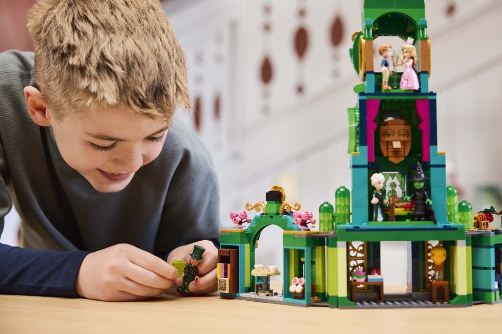 LEGO Wicked Welcome to Emerald City